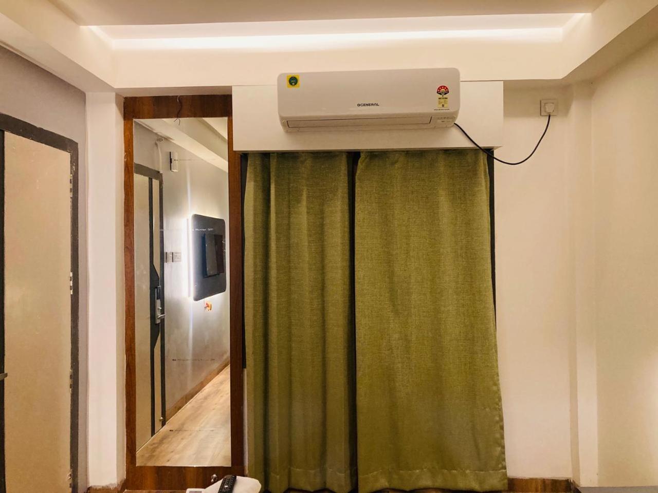 The Lavish Stay Varanasi Bagian luar foto
