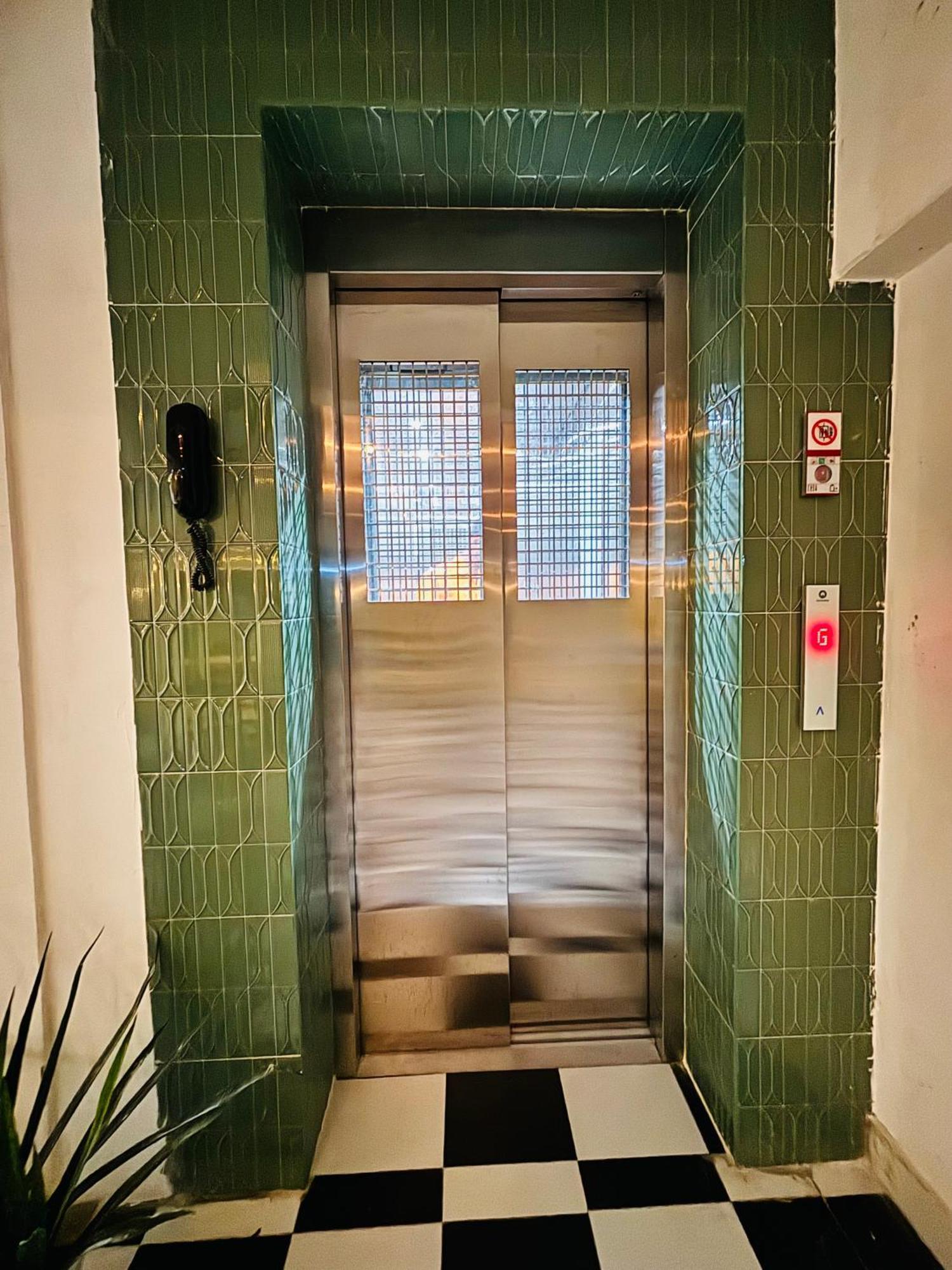 The Lavish Stay Varanasi Bagian luar foto