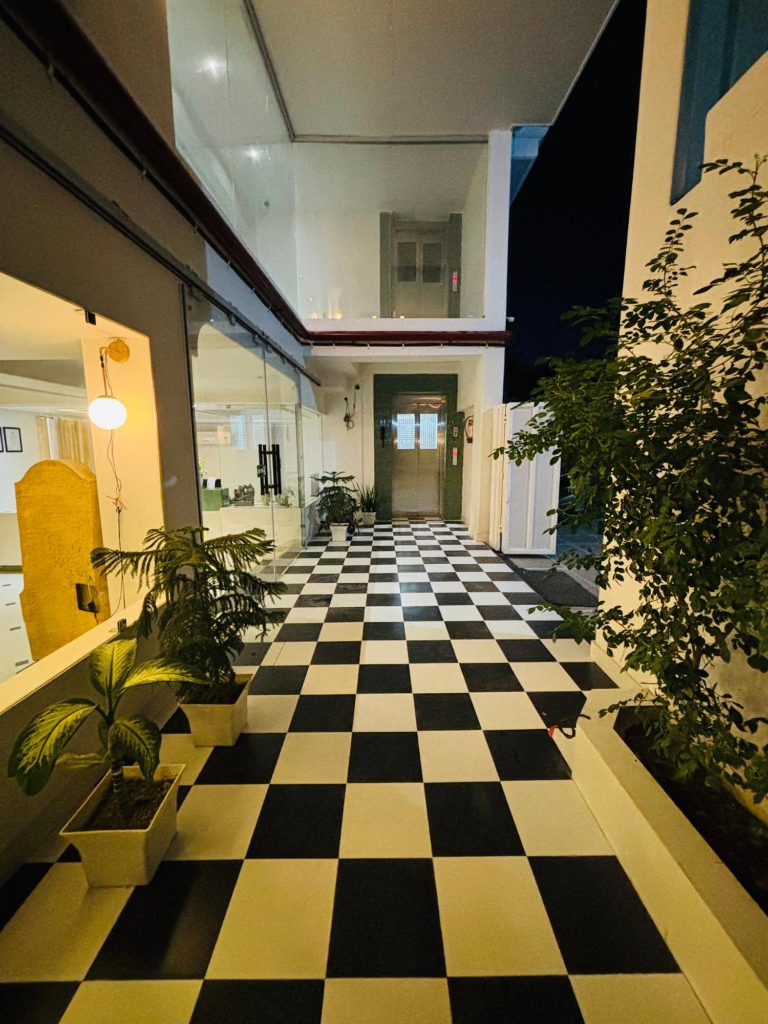 The Lavish Stay Varanasi Bagian luar foto