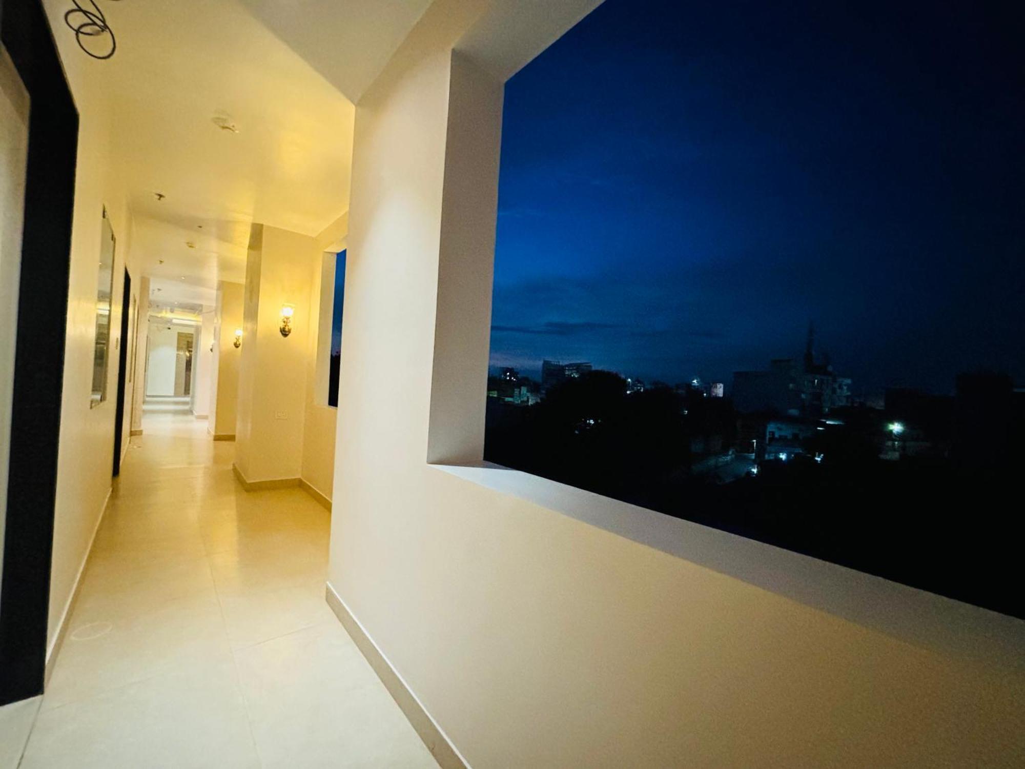 The Lavish Stay Varanasi Bagian luar foto