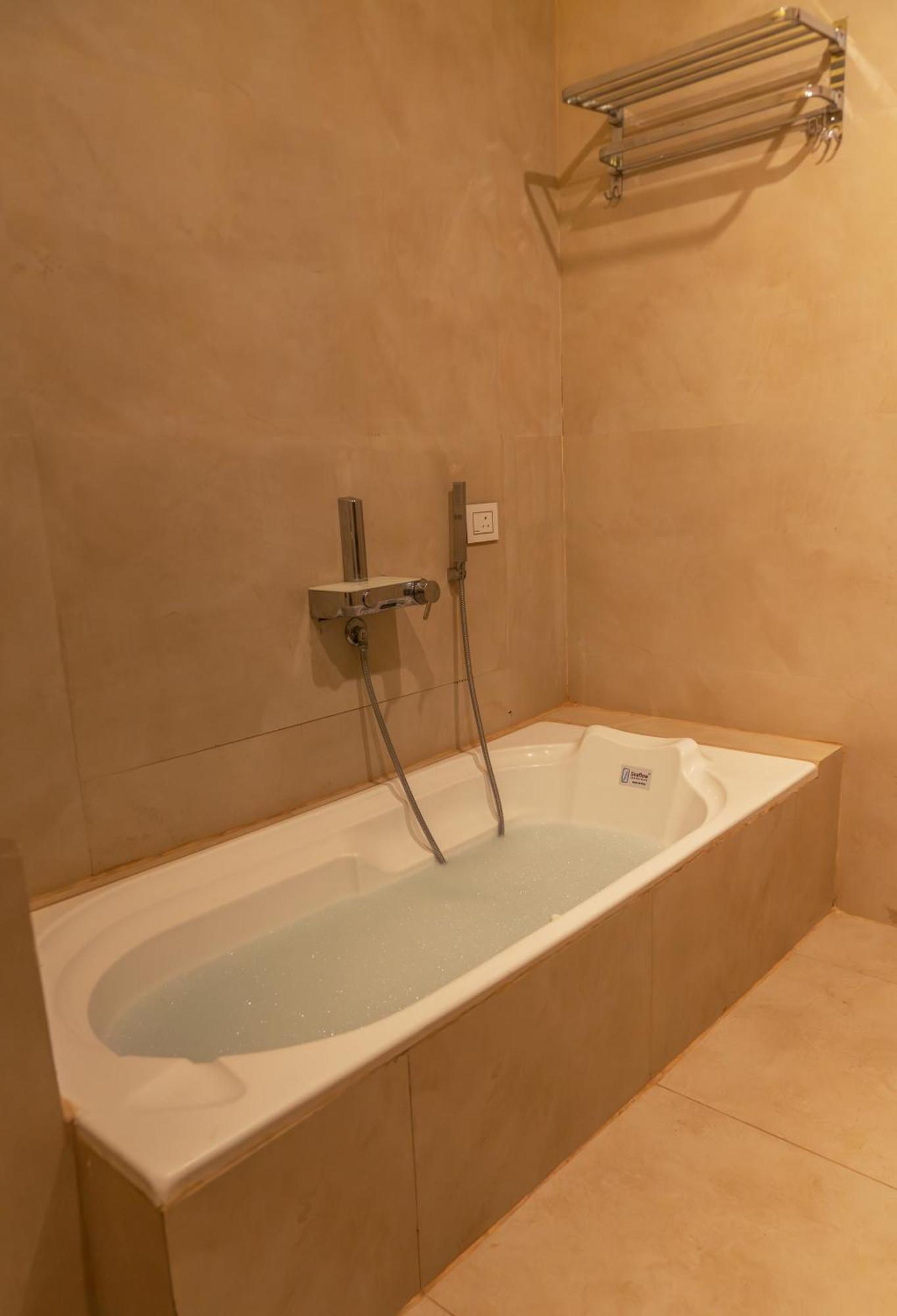 The Lavish Stay Varanasi Bagian luar foto