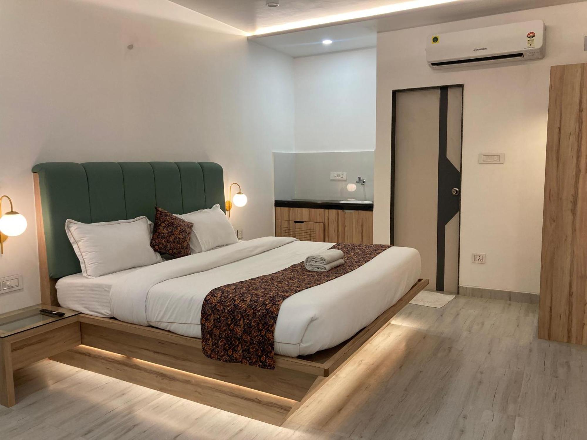 The Lavish Stay Varanasi Bagian luar foto