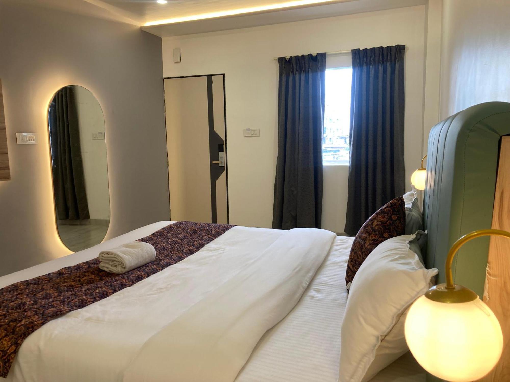 The Lavish Stay Varanasi Bagian luar foto
