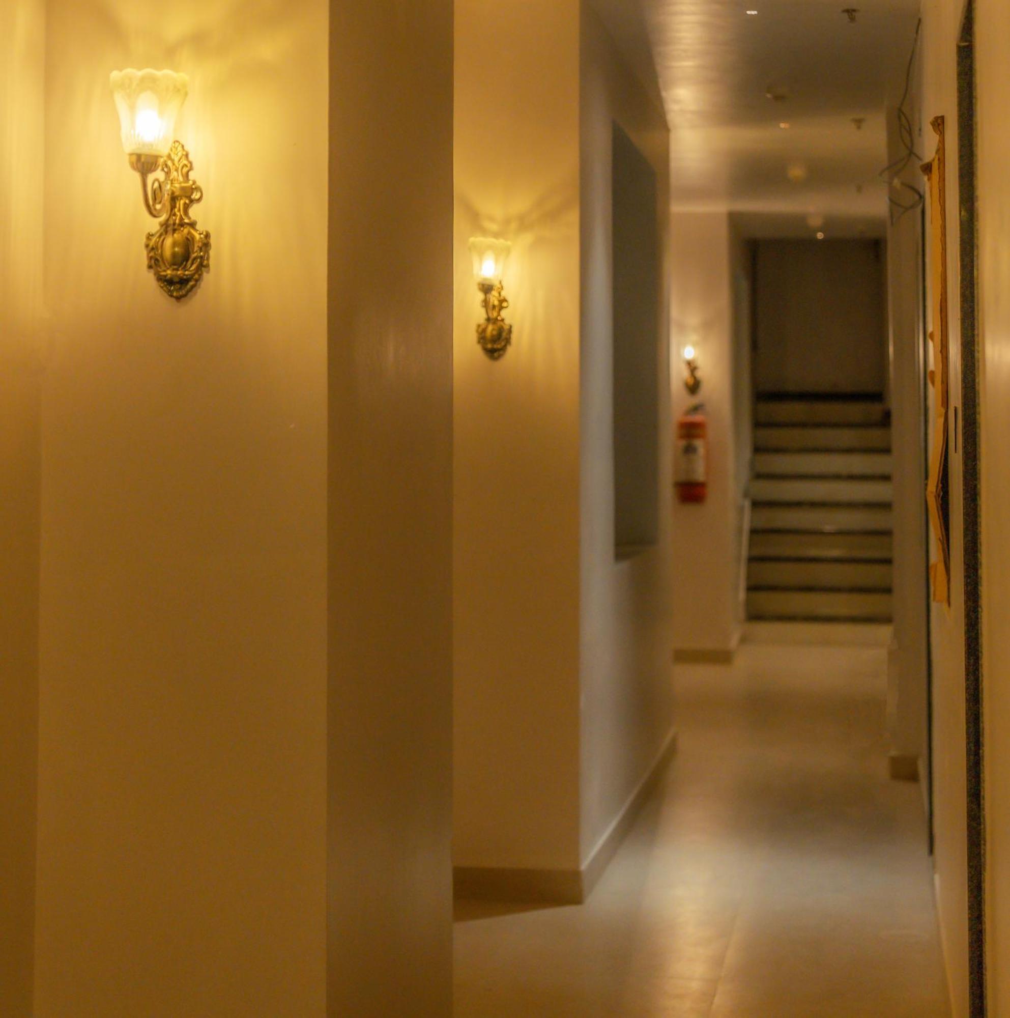 The Lavish Stay Varanasi Bagian luar foto