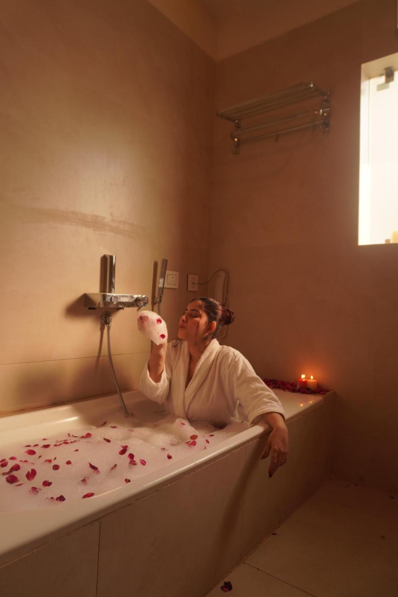 The Lavish Stay Varanasi Bagian luar foto