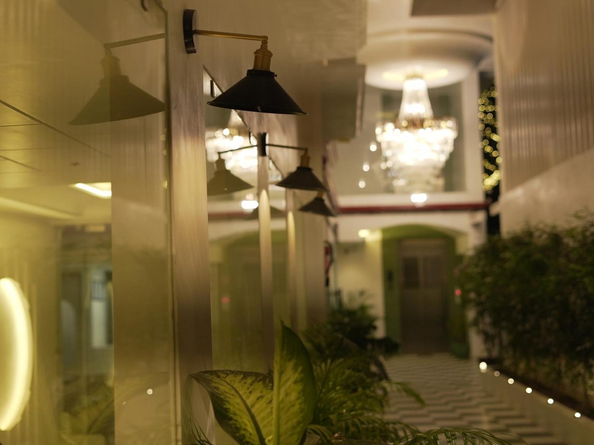 The Lavish Stay Varanasi Bagian luar foto